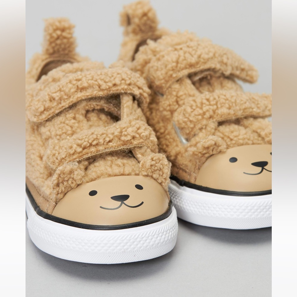 Toddler unisex teddy bear sneakers